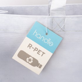 Shopper avec soufflet en R-PET (plastique recyclé). hanses longues 
