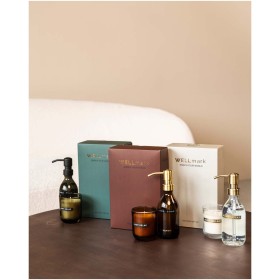 Distributeur de savon pour les mains de 250 ml et ensemble de bougies parfumées de 150 g Wellmark Discovery- parfum linge fraisC